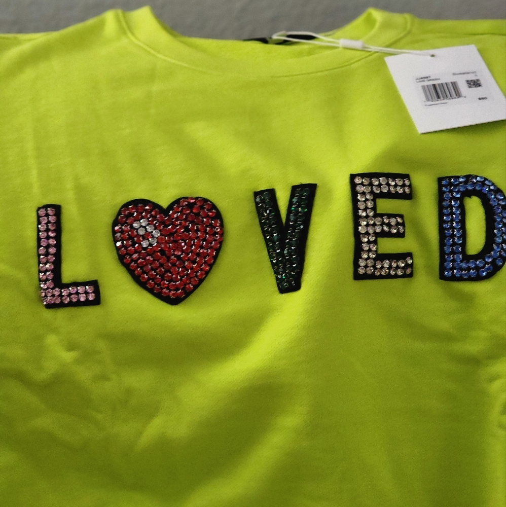BEAUTIFUL SWEATSHIRT LOVED BEADED GEORGEOUS!!SIZE LARGE